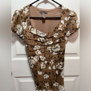 Hillard&Hanson brown caramel and cream pleated tie- back top. Size M